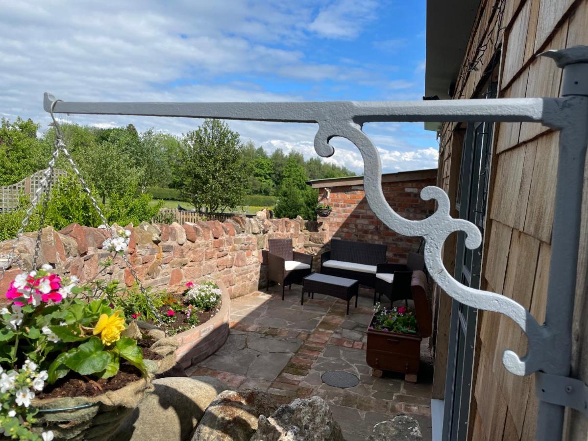 Pine Tree Lodge, Bridgnorth Exterior photo